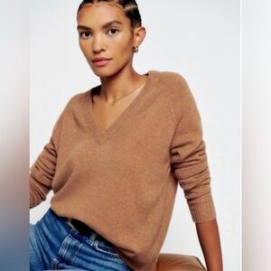 Reformation Cashmere Relaxed V-Neck Sweater Long Sleeve in Camel Brown